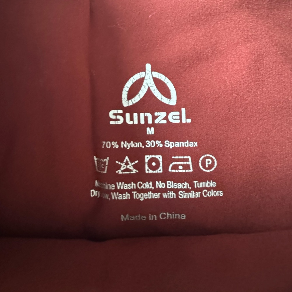 Sunzel Size M Cross Over biker shorts in “wine” color - Picture 3 of 7
